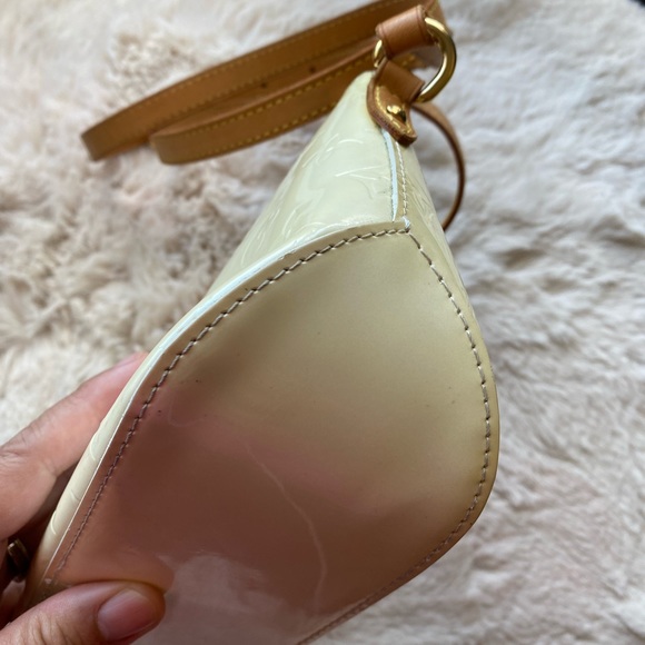 Louis Vuitton Minna crossbody - Picture 9 of 16